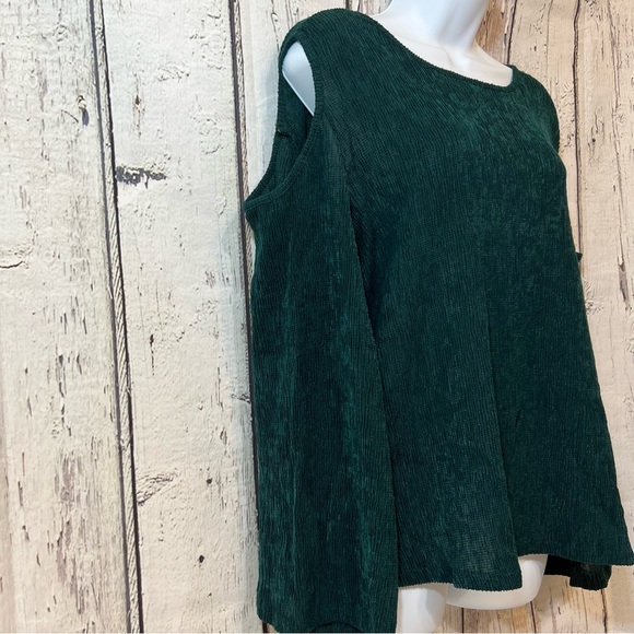 H&M Women's forest green bell Sleeve cold shoulder long sleeve blouse size med - Picture 6 of 13